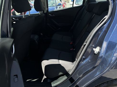 Used 2016 MAZDA MAZDA3 i Sport FWD image 9