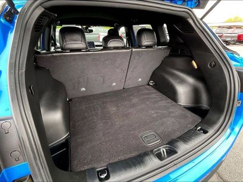 Used 2025 Jeep Compass Trailhawk AWD/4WD image 30