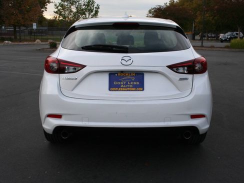 Used 2018 MAZDA MAZDA3 Touring image 5