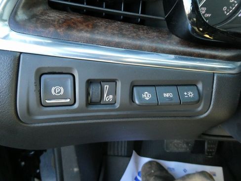 Used 2020 Cadillac XT5 Premium Luxury image 22