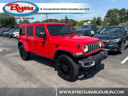 Used 2025 Jeep Wrangler Unlimited Sahara w/ Safety Group AWD/4WD image 1
