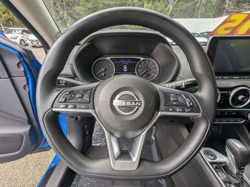 Used 2024 Nissan Sentra SV FWD image 15