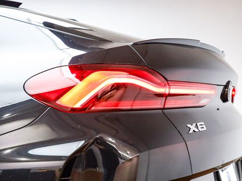 Certified 2023 BMW X6 xDrive40i w/ M Sport Package image 12