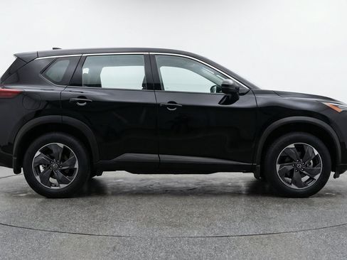 Used 2025 Nissan Rogue SV AWD/4WD image 11