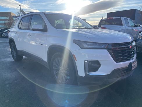 Used 2022 Chevrolet Traverse RS image 1