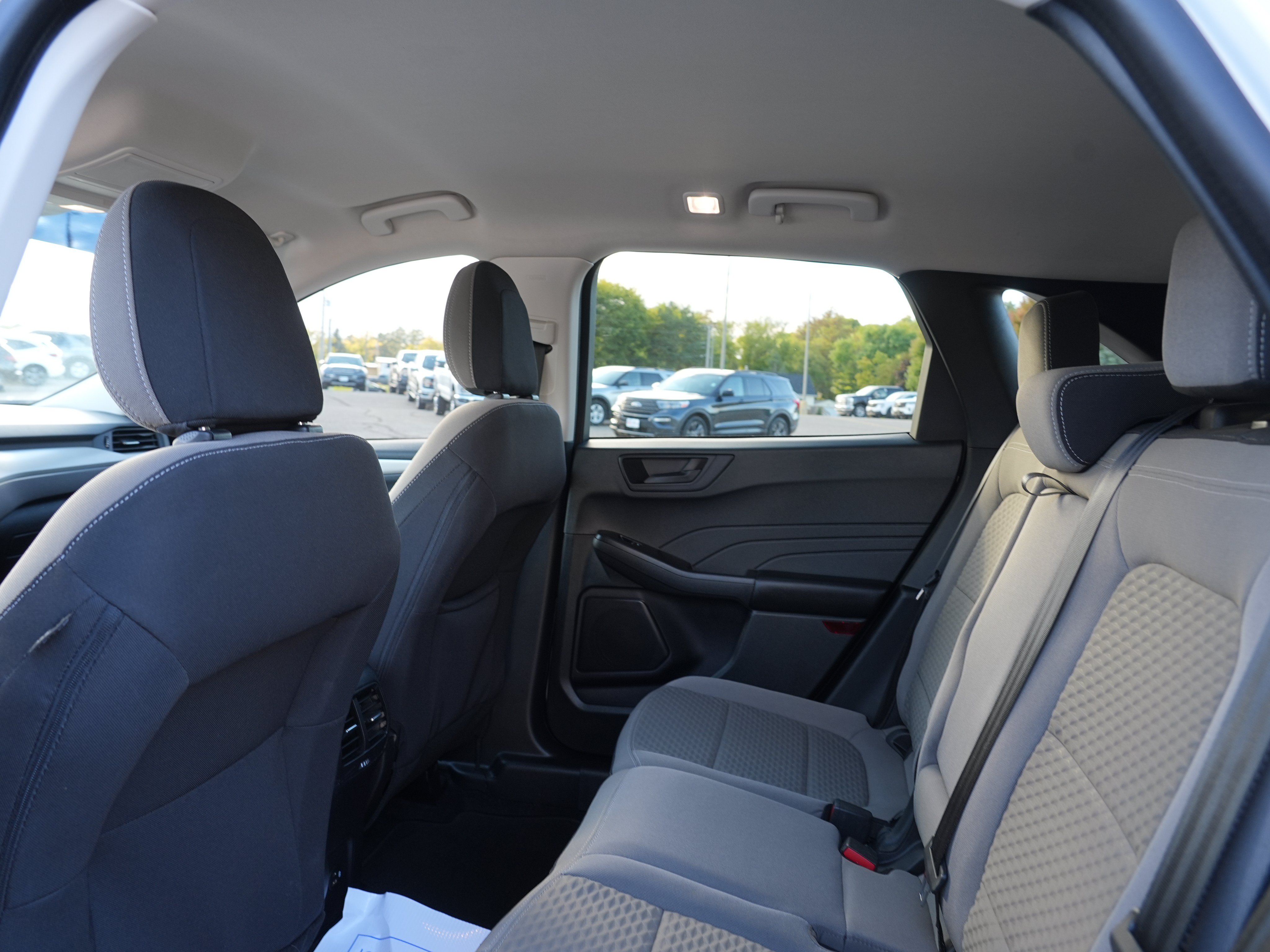 Used 2022 Ford Escape SE w/ SE Sport Appearance Package AWD/4WD image 20