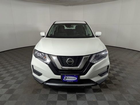 Used 2019 Nissan Rogue S image 2