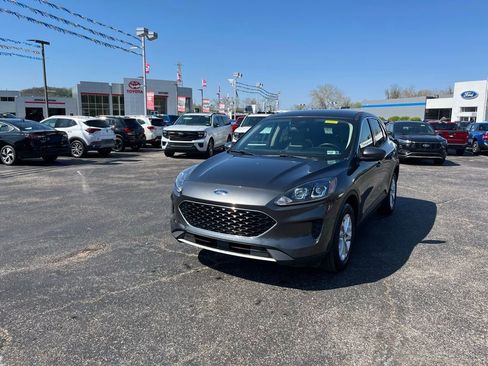 Used 2020 Ford Escape SE AWD/4WD image 3