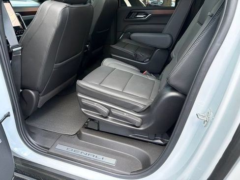 Used 2026 GMC Yukon XL Denali w/ Sun & Power Step Package RWD image 21