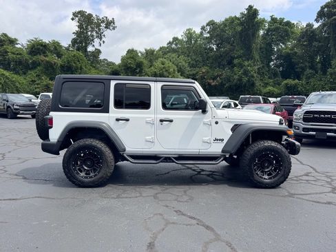 Used 2024 Jeep Wrangler Unlimited Sport AWD/4WD image 4