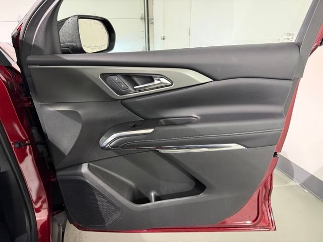 Certified 2026 Chevrolet Traverse LT FWD image 29