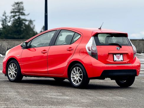 Used 2012 Toyota Prius C Two image 6