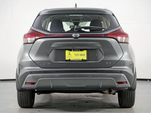 Used 2023 Nissan Kicks SV image 10