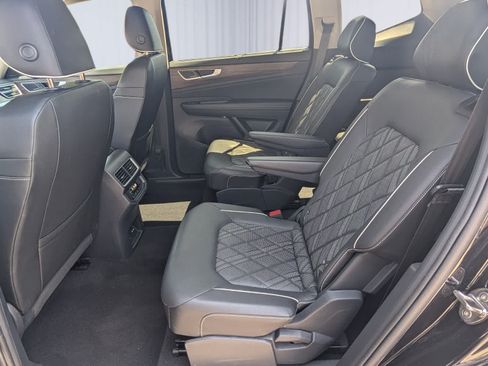 Used 2025 Volkswagen Atlas SEL Premium R-Line AWD/4WD image 18