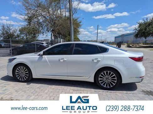 Used 2017 Kia Cadenza Premium w/ Luxury Package image 6