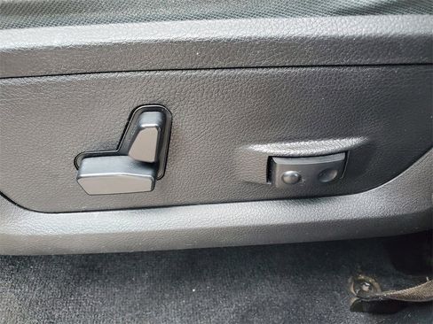 Used 2016 RAM 1500 Big Horn image 7