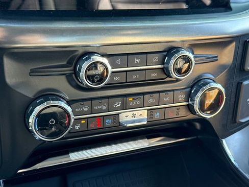 Used 2022 Ford F150 Lariat w/ Equipment Group 502A High image 32