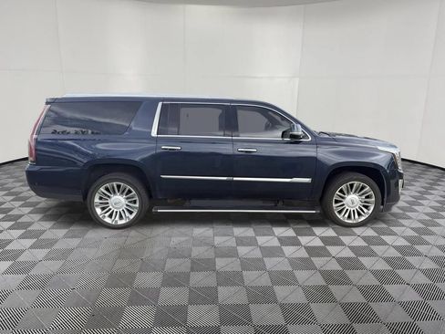 Used 2017 Cadillac Escalade ESV Platinum AWD/4WD image 10