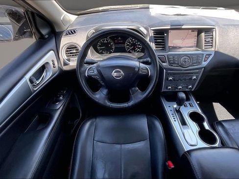 Used 2017 Nissan Pathfinder SL w/ SL Tech Package FWD image 5