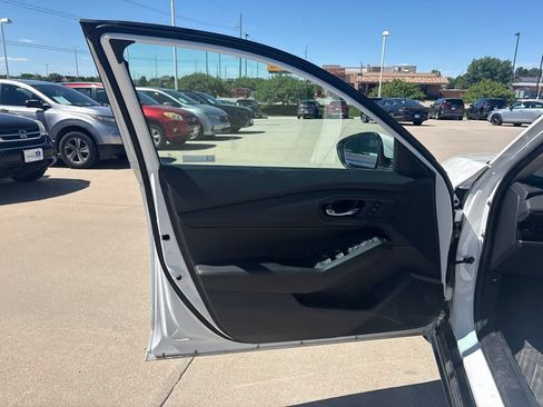 Used 2023 Honda Accord EX-L image 9