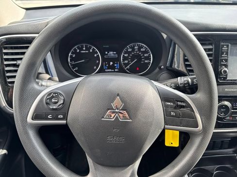 Used 2018 Mitsubishi Outlander ES FWD image 13