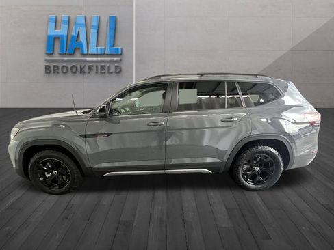 New 2026 Volkswagen Atlas Peak Edition AWD/4WD image 2