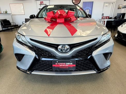 Used 2019 Toyota Camry XSE w/ Navigation Package image 4