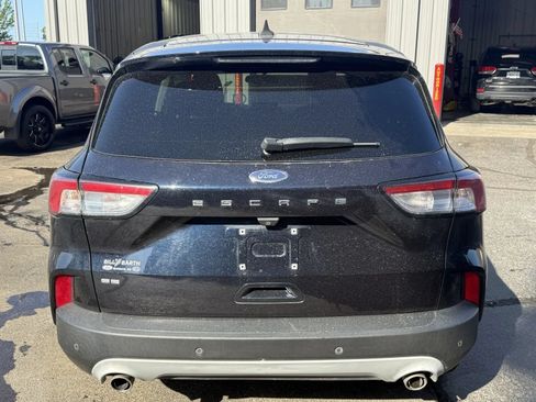 Used 2021 Ford Escape SE w/ Cold Weather Package FWD image 3