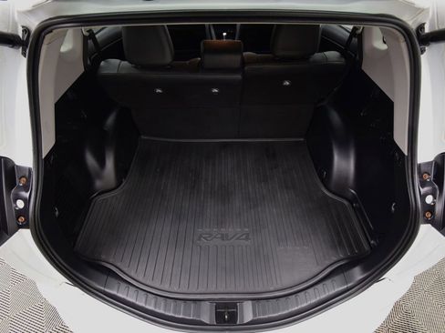 Used 2018 Toyota RAV4 Limited image 28