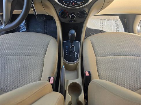Used 2013 Hyundai Accent GLS image 41