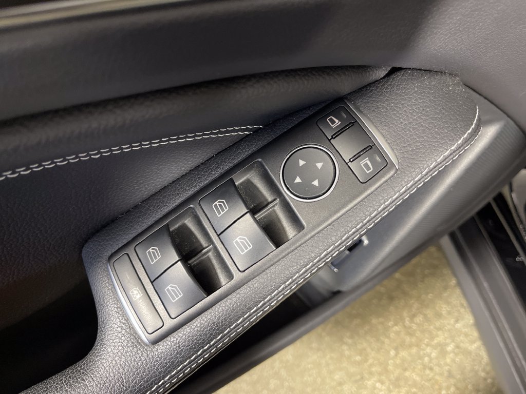 Used 2017 Mercedes-Benz GLA 250 image 16