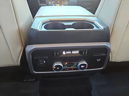 Used 2021 Ford Expedition Platinum AWD/4WD image 24