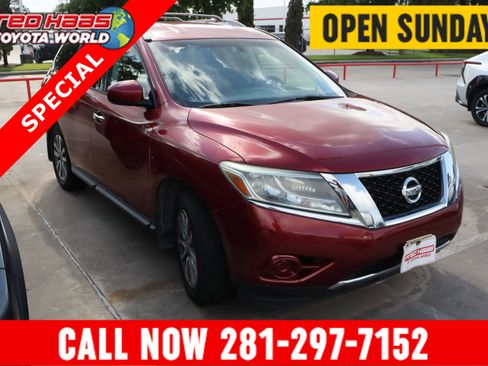 Used 2014 Nissan Pathfinder SV image 1
