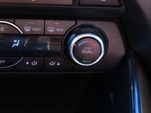 Used 2018 MAZDA CX-9 Signature image 28