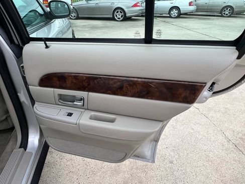 Used 2009 Mercury Grand Marquis LS RWD image 32