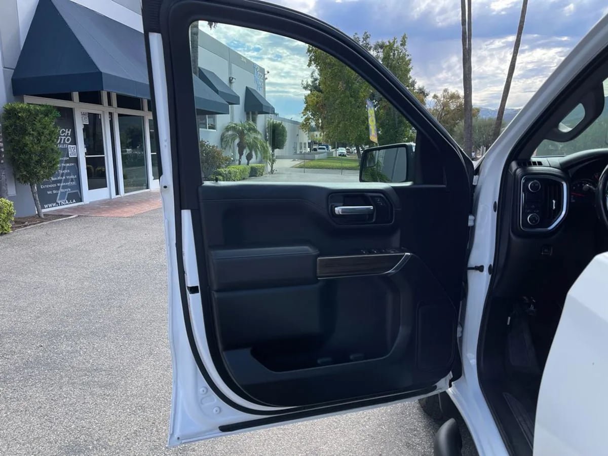 Used 2021 Chevrolet Silverado 1500 LT RWD image 19