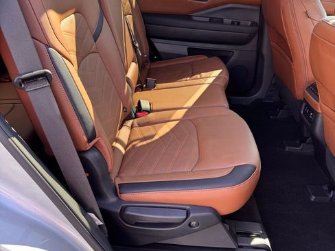 Used 2025 Nissan Pathfinder Platinum w/ Cargo Package image 14