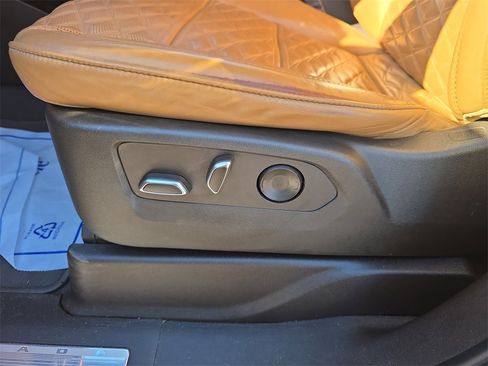 Used 2022 Cadillac Escalade Premium Luxury w/ LPO, Radiant Package image 13