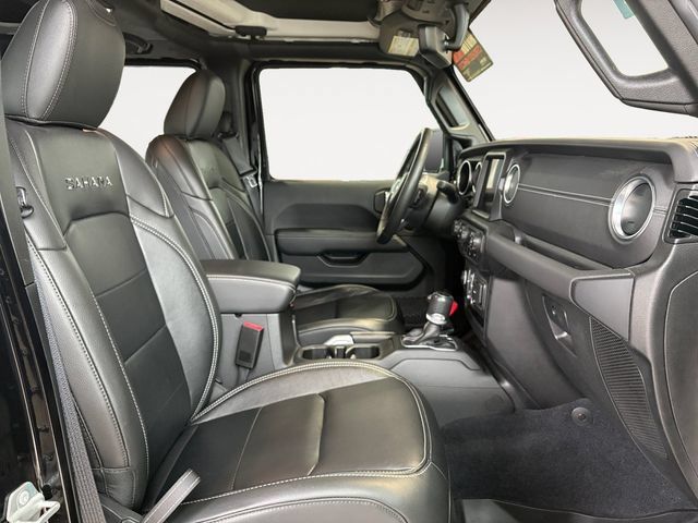 Used 2022 Jeep Wrangler Unlimited Sahara w/ LED Lighting Group AWD/4WD image 13