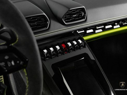 Used 2024 Lamborghini Huracan Sterrato image 36