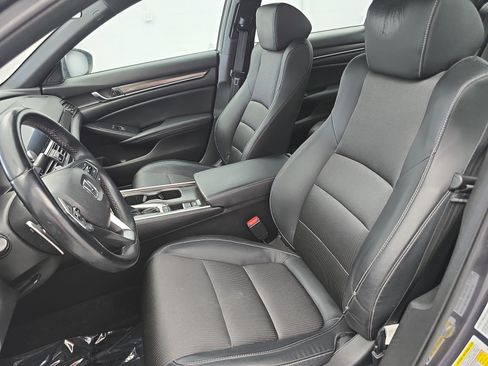 Used 2018 Honda Accord Sport image 14