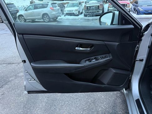 Used 2021 Nissan Sentra SV w/ Trunk Package image 16