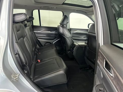 Used 2023 Jeep Grand Cherokee 4WD 4xe image 27