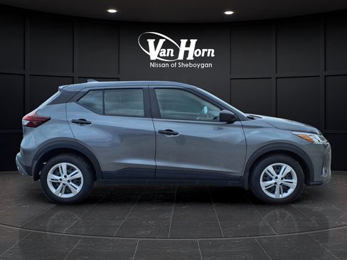 Certified 2025 Nissan Kicks Play S FWD image 6