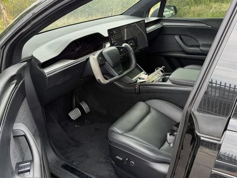 Used 2022 Tesla Model X Plaid AWD/4WD image 3