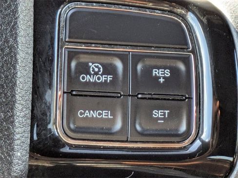 Used 2017 Dodge Grand Caravan SE image 26