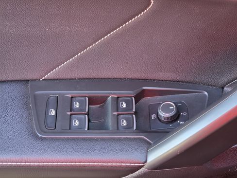 Used 2023 Volkswagen Tiguan SE R-Line image 26