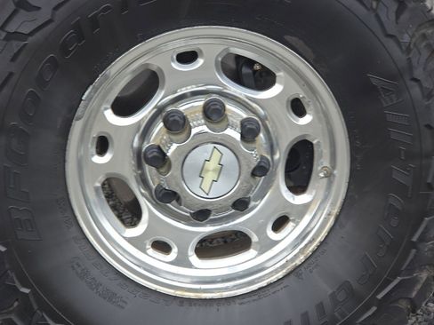 Used 2006 Chevrolet Silverado 2500 LT w/ Heavy-Duty Power Package image 40