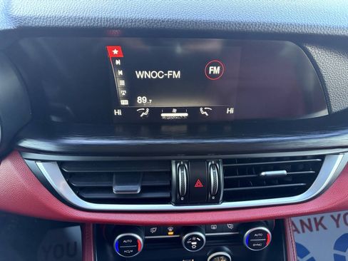 Used 2018 Alfa Romeo Stelvio AWD image 31