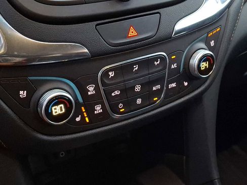 Used 2018 Chevrolet Equinox Premier image 17